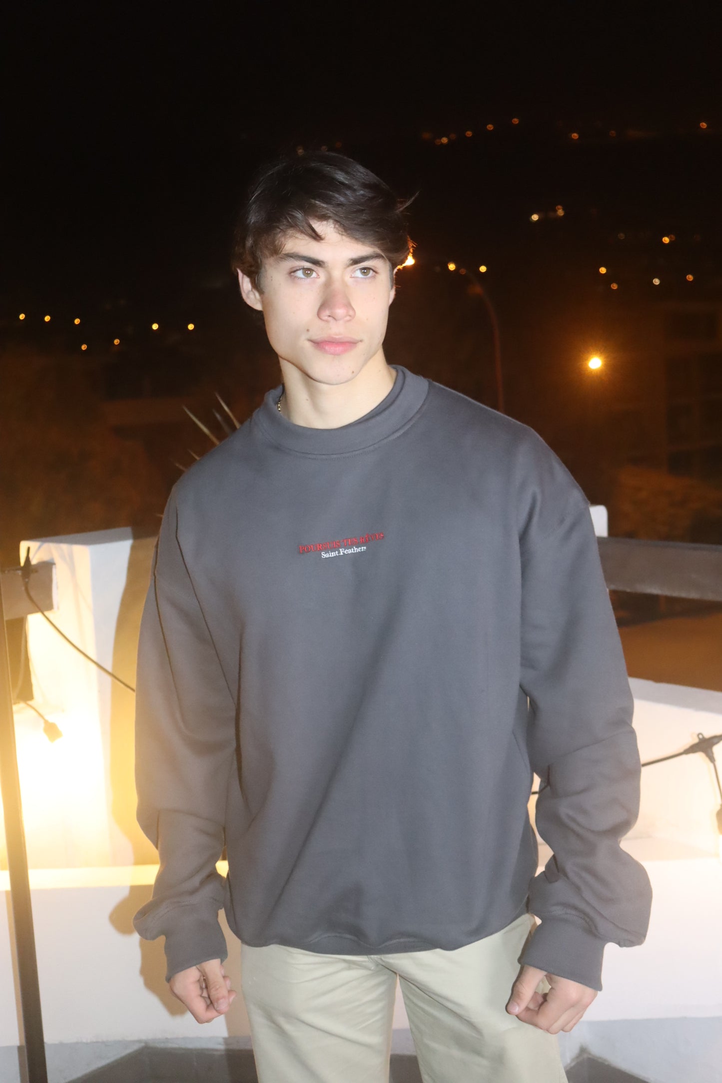 Poursuis tes Reves Crewneck